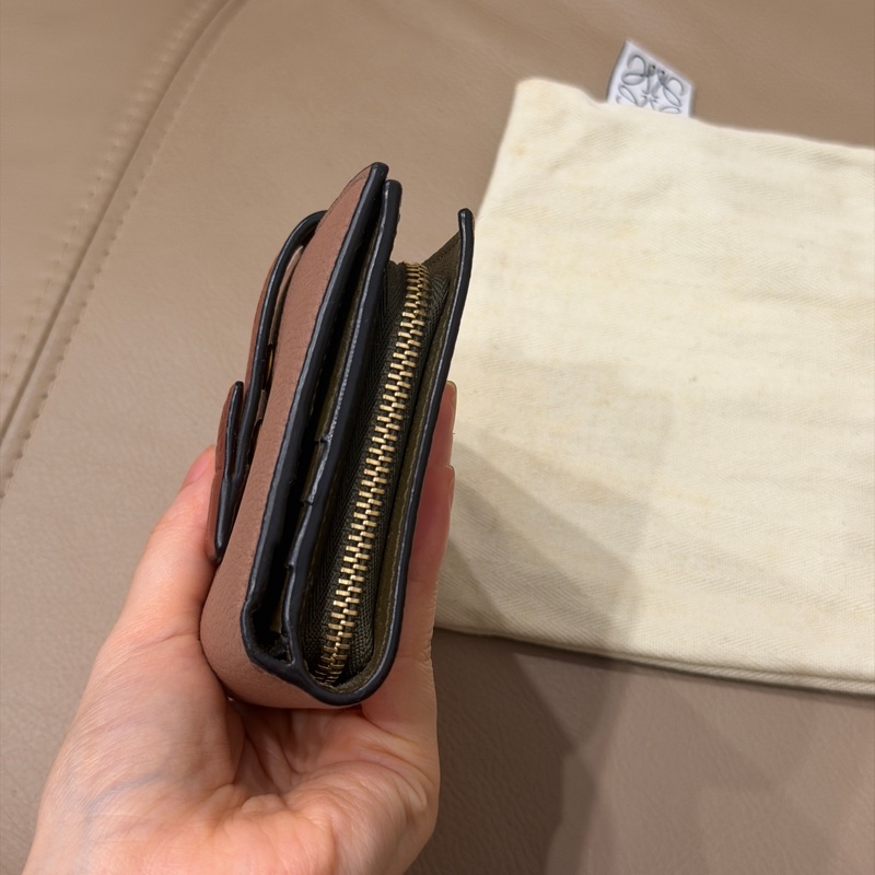 🈶購證❤️ loewe #藕粉色 #荔枝牛皮 #短夾 #錢包-4