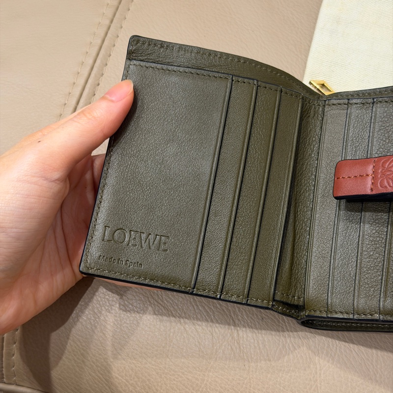 🈶購證❤️ loewe #藕粉色 #荔枝牛皮 #短夾 #錢包-8