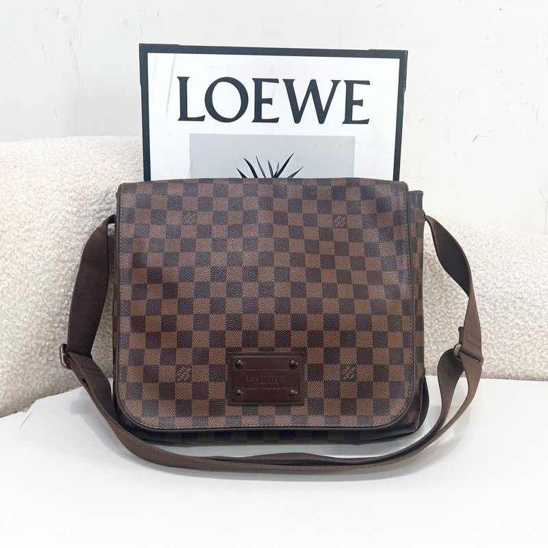 LV/路易威登 棕色棋盤格翻蓋郵差包-0
