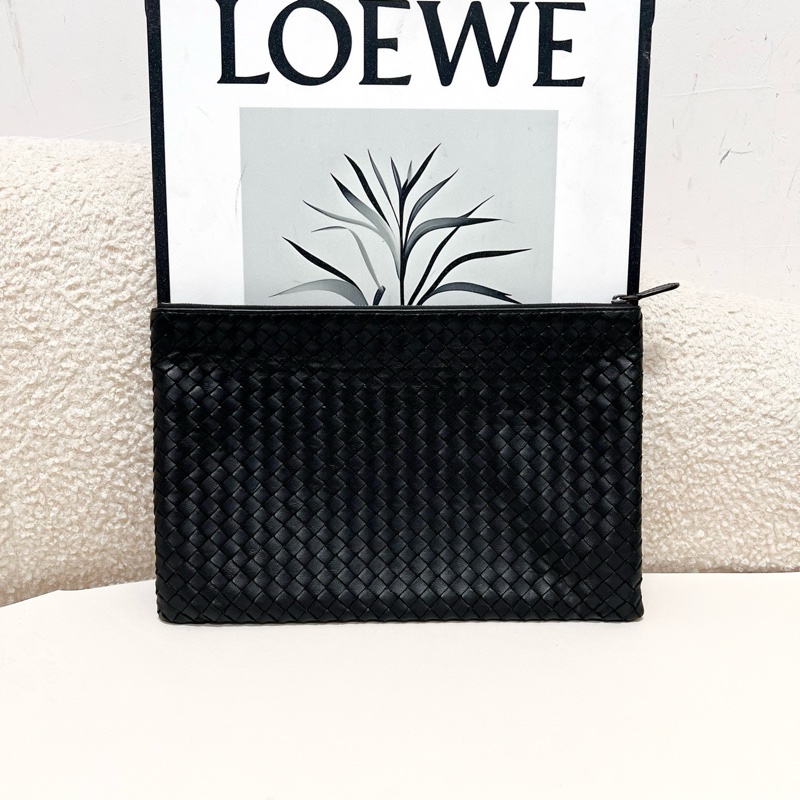 BV/葆蝶家 黑色編織拉鍊手拿包-0