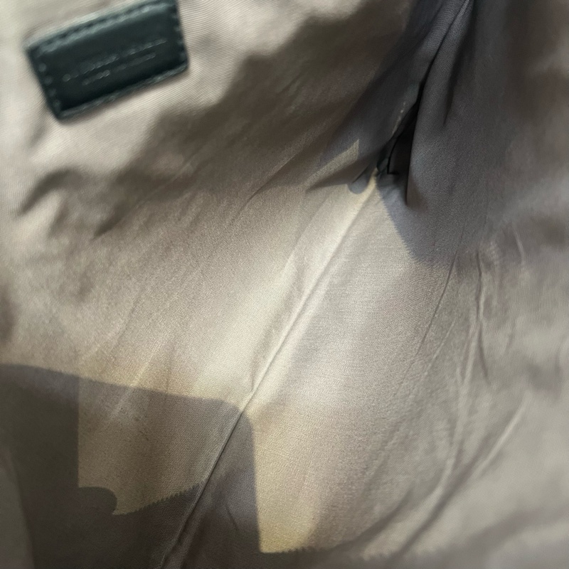 BV/葆蝶家 黑色編織拉鍊手拿包-5