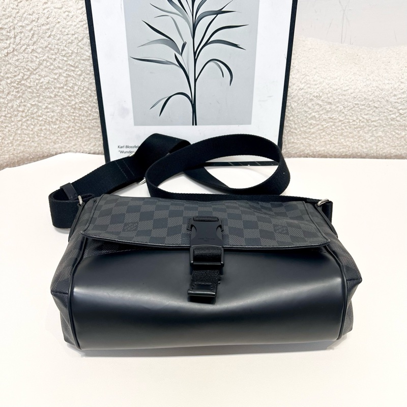 LV/路易威登 黑棋盤格翻蓋郵差包 14年編碼-3