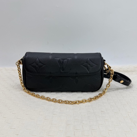 LV Ivy 鏈條包｜黑色壓紋｜金鍊腋下包