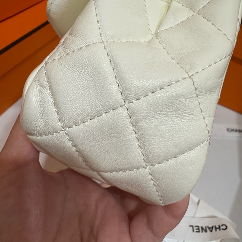 CHANEL 22C 白色金球小方胖 🤍台灣購證正本-9