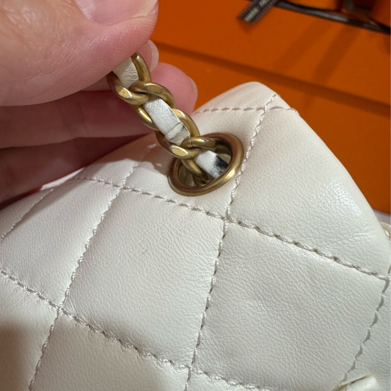 CHANEL 22C 白色金球小方胖 🤍台灣購證正本-12