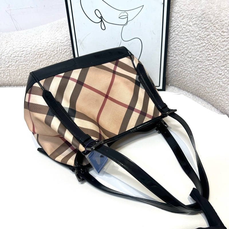 Burberry/博柏利  黑色漆皮拼格紋手提包-1