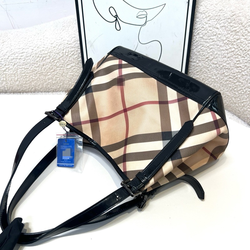 Burberry/博柏利  黑色漆皮拼格紋手提包-2