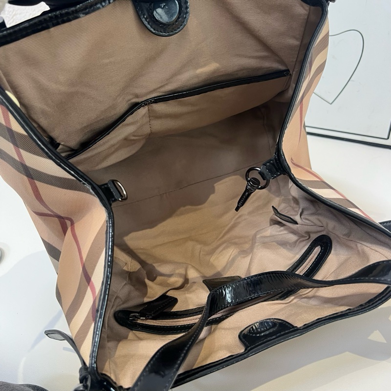 Burberry/博柏利  黑色漆皮拼格紋手提包-3