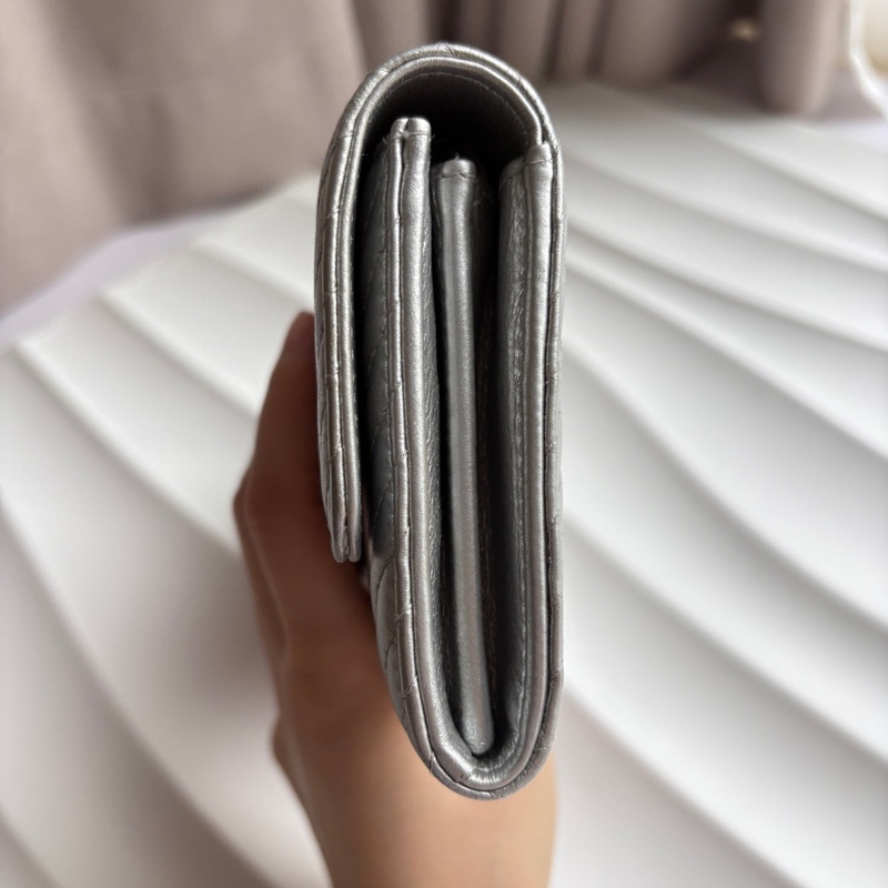 【97新 ✨ 全網最低價!】 Chanel 香奈兒銀色 山形紋錢包 長夾(下單前先詢問庫存❗️❗️)-2