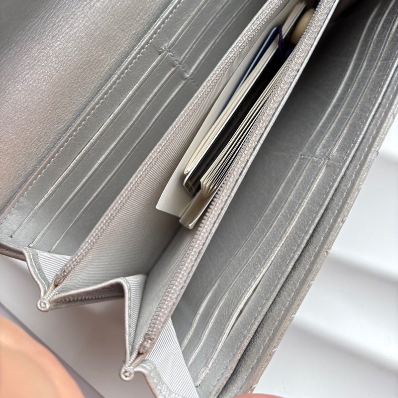 【97新 ✨ 全網最低價!】 Chanel 香奈兒銀色 山形紋錢包 長夾(下單前先詢問庫存❗️❗️)-7