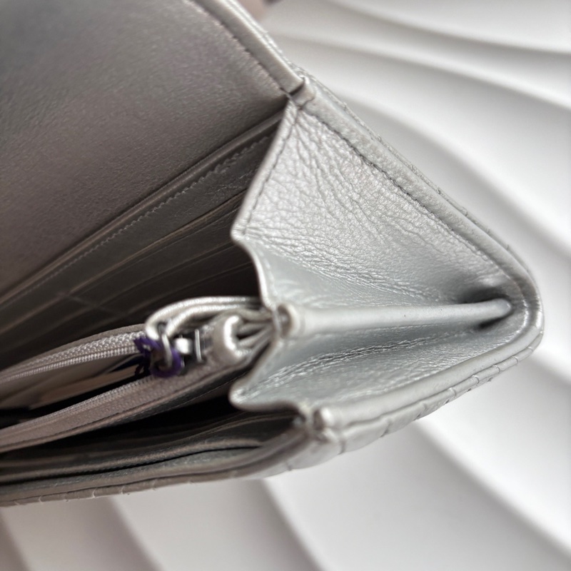 【97新 ✨ 全網最低價!】 Chanel 香奈兒銀色 山形紋錢包 長夾(下單前先詢問庫存❗️❗️)-8