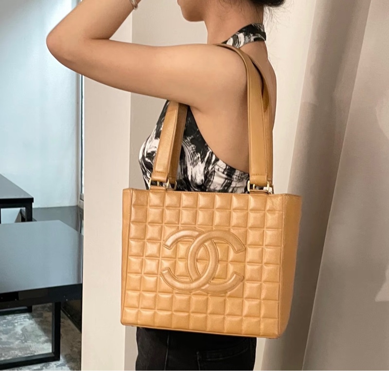 【95新 ✨ 全網最低價!】中古稀有款Chanel 香奈兒 冰格 小號 粉色手提包 (下單前先詢問庫存❗️❗️)-0