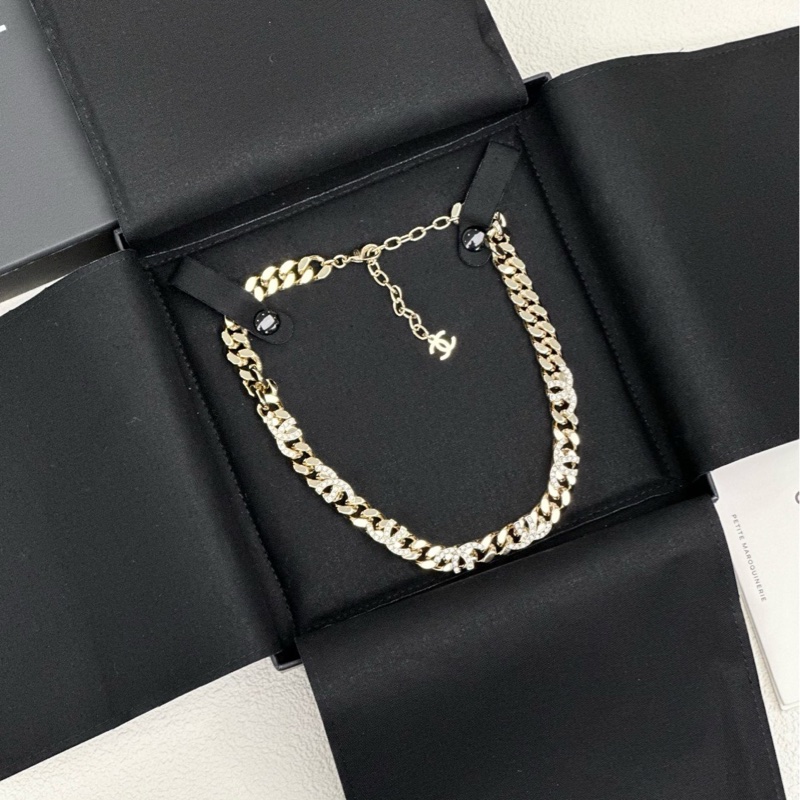 【99新 ✨ 全網最低價!】 Chanel 香奈兒 金玫瑰金 半雙 C 水鑽項鍊/choker (下單前先詢問庫存❗️❗️)-3