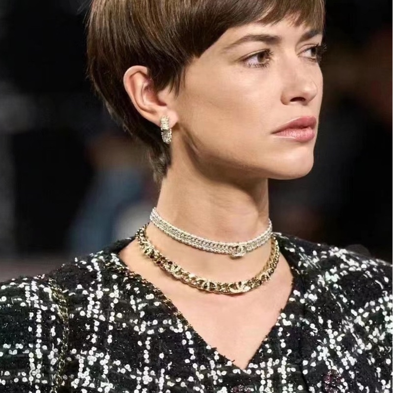 【99新 ✨ 全網最低價!】 Chanel 香奈兒 金玫瑰金 半雙 C 水鑽項鍊/choker (下單前先詢問庫存❗️❗️)-4