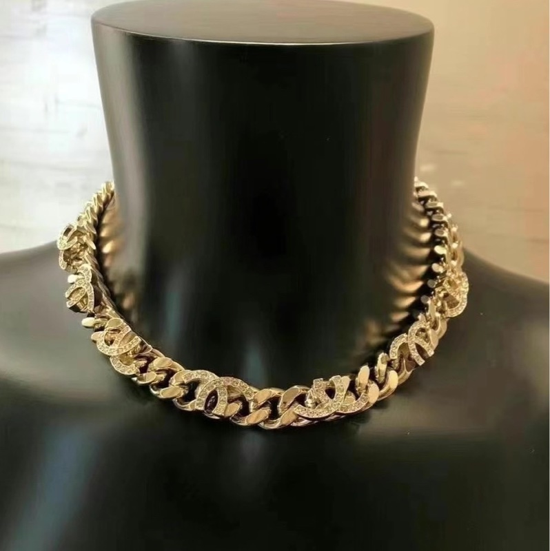 【99新 ✨ 全網最低價!】 Chanel 香奈兒 金玫瑰金 半雙 C 水鑽項鍊/choker (下單前先詢問庫存❗️❗️)-5