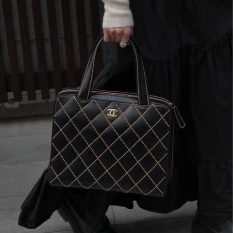 【95新 ✨ 全網最低價！】香奈兒/Chanel 黑色牛皮金扣 菱格紋手提包  31cm(下單前先詢問庫存❗️❗️）