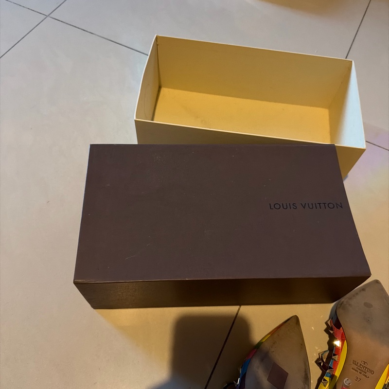 Valentino彩虹鞋-10
