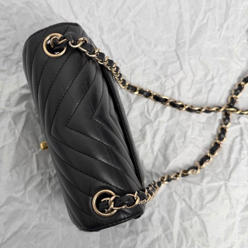 【近新閒置品】Chanel 香奈兒 25開黑金羊皮立體v紋方盒手提單肩鏈條包-3