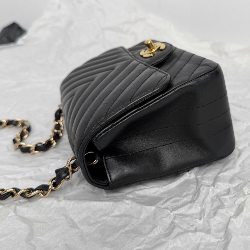 【近新閒置品】Chanel 香奈兒 25開黑金羊皮立體v紋方盒手提單肩鏈條包-4