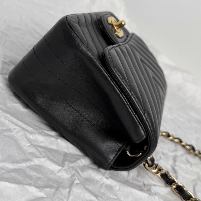 【近新閒置品】Chanel 香奈兒 25開黑金羊皮立體v紋方盒手提單肩鏈條包-5