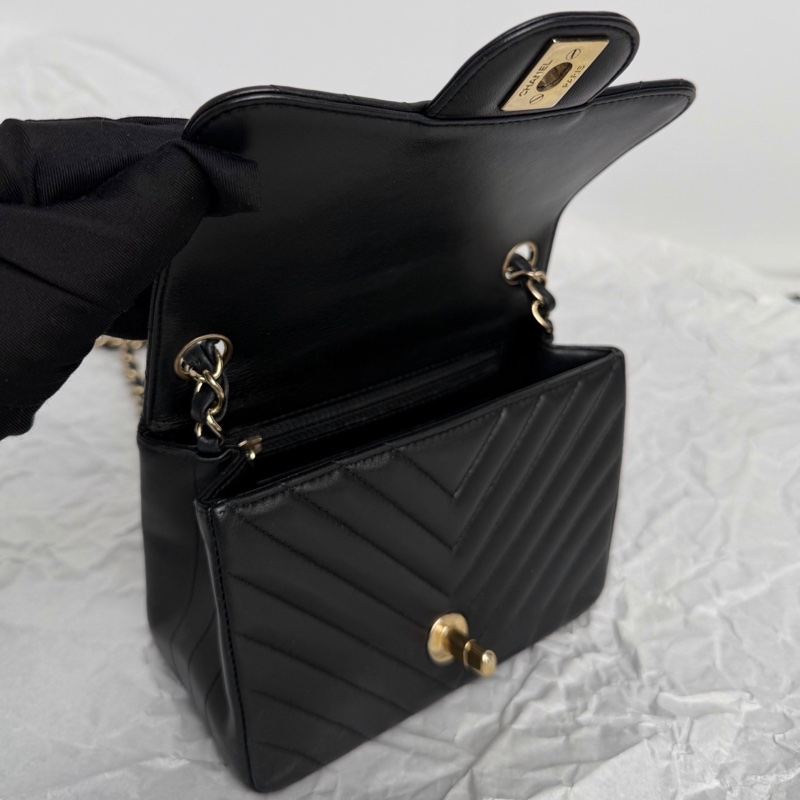 【近新閒置品】Chanel 香奈兒 25開黑金羊皮立體v紋方盒手提單肩鏈條包-10