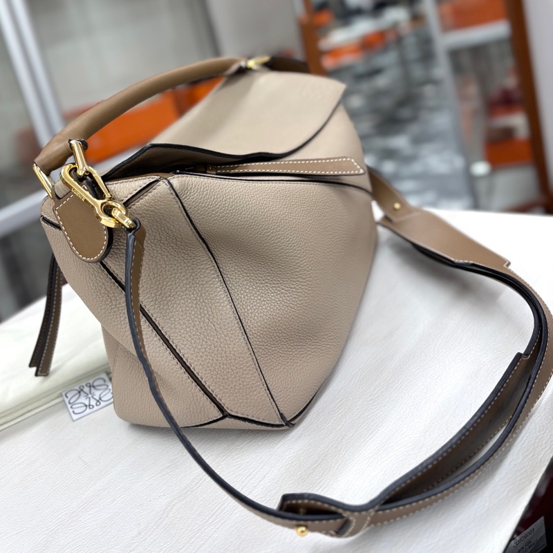 【近新閒置品】Loewe 沙丘色中號puzzle手提單肩斜背包-3