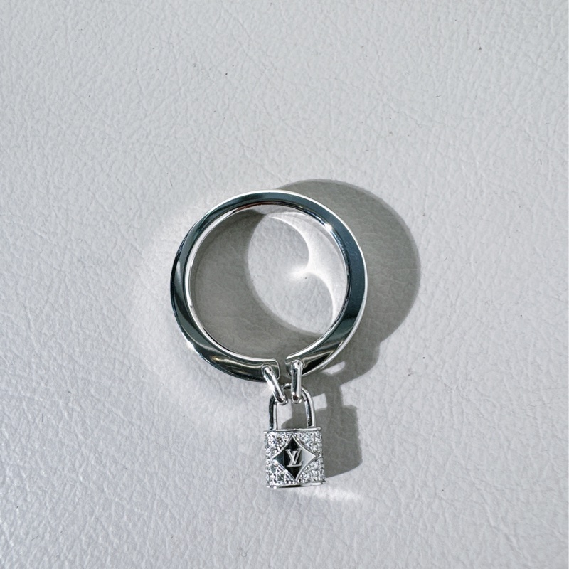路易威登 Lockit系列 白金滿鑽鎖頭戒指-5