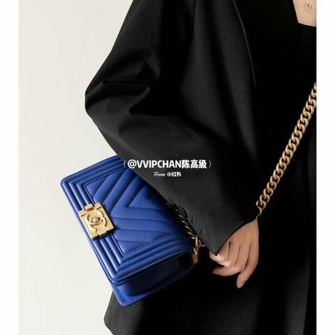 CHANEL 藍金Leboy小號  v紋肩背斜背包20*12*6 98新配件塵袋