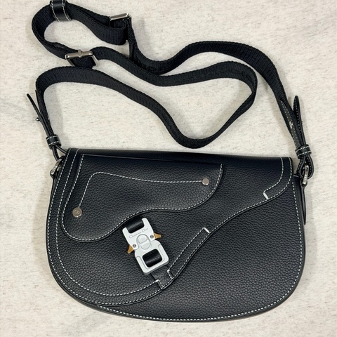 DIOR saddle馬鞍肩背包 男士