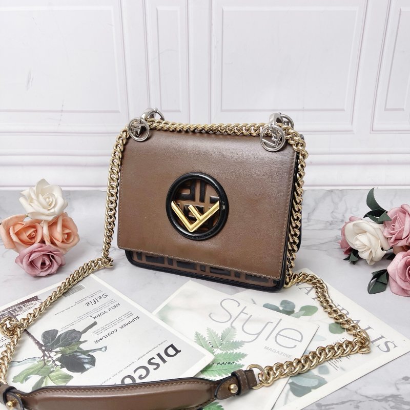 Fendi Kan I F棕色肩背老花斜背包19*15*7.5cm 98新配件塵袋-2
