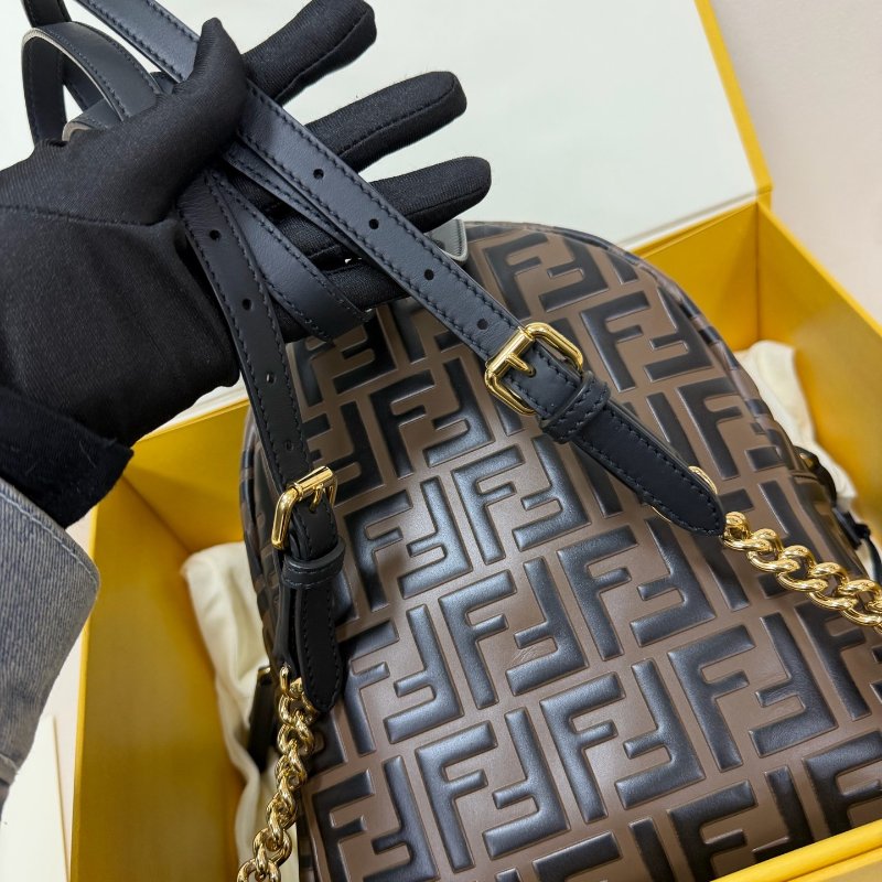 Fendi FF老花後背包 棕色牛皮 22*25 98新配件盒子塵袋-4