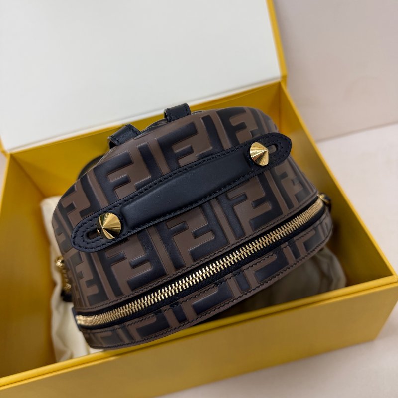 Fendi FF老花後背包 棕色牛皮 22*25 98新配件盒子塵袋-5