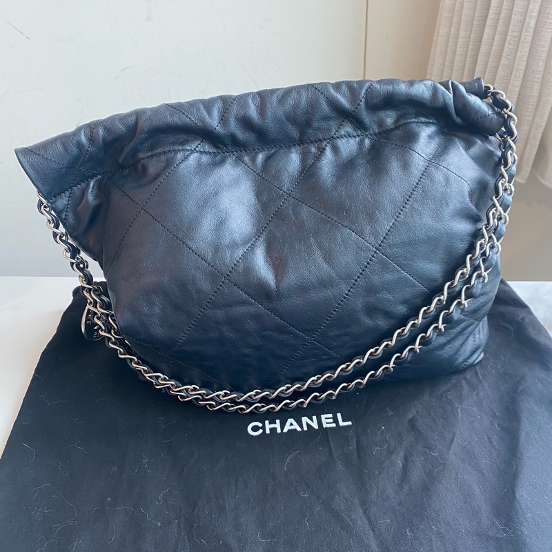 Chanel 22B 垃圾袋 黑銀小號-1