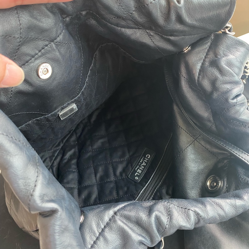 Chanel 22B 垃圾袋 黑銀小號-15