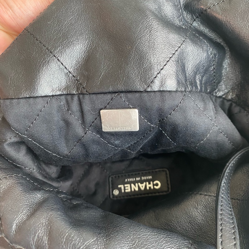 Chanel 22B 垃圾袋 黑銀小號-17