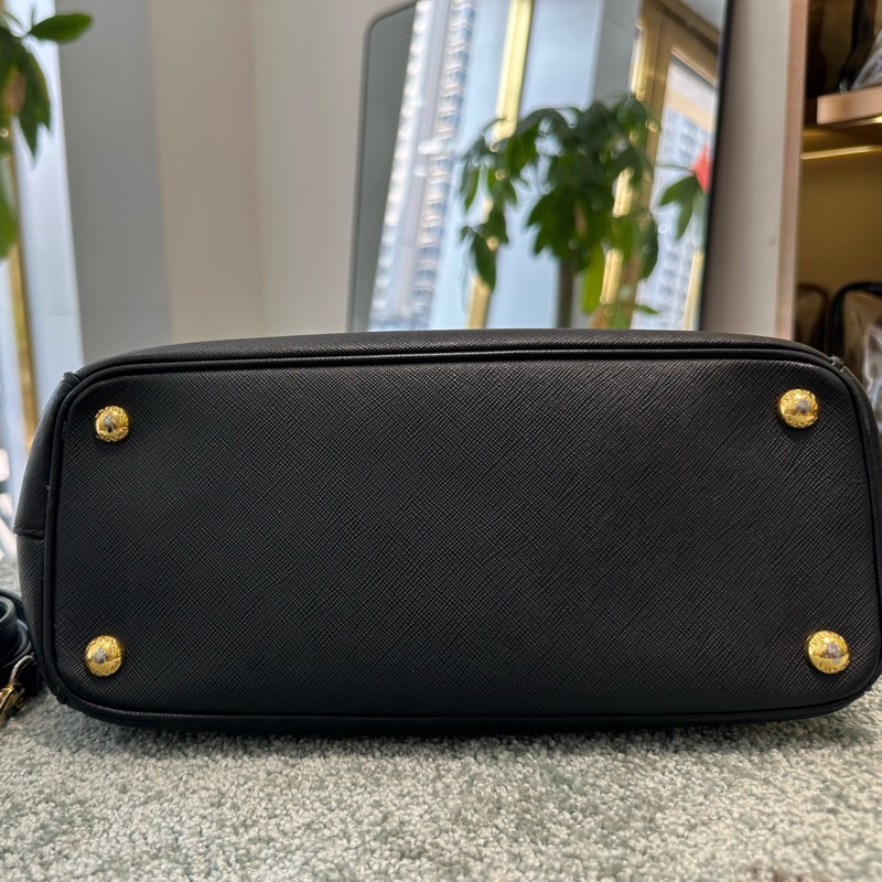 prada黑金老款殺手小號 底長28  附件：肩帶-4