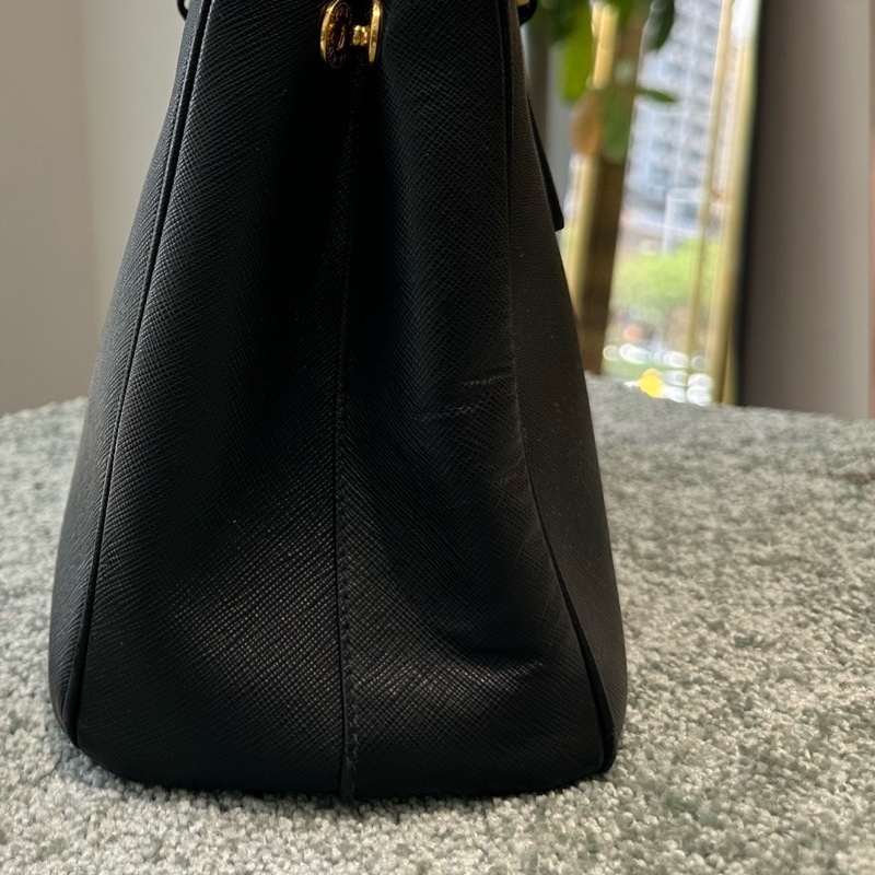 prada黑金老款殺手小號 底長28  附件：肩帶-6