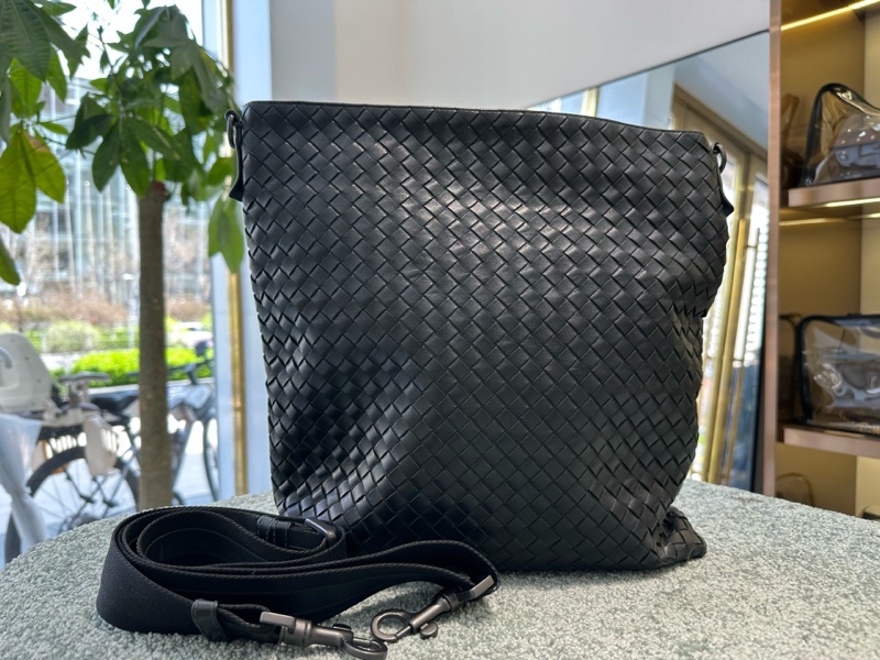Bottega Veneta/葆蝶家 BV黑色編織單肩包 經典款 尺寸約27*27cm-1