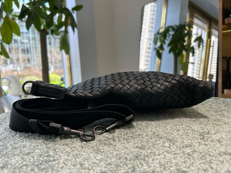 Bottega Veneta/葆蝶家 BV黑色編織單肩包 經典款 尺寸約27*27cm-4