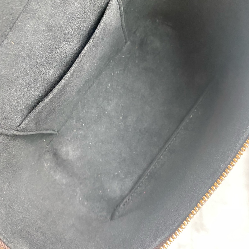 Lv 化妝箱 vanity pm-16