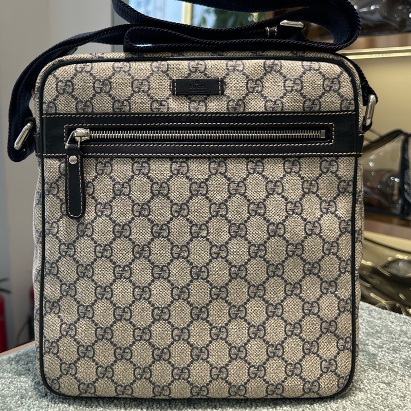 Gucci  古馳  斜挎男包 。附件：🈚  單品-5
