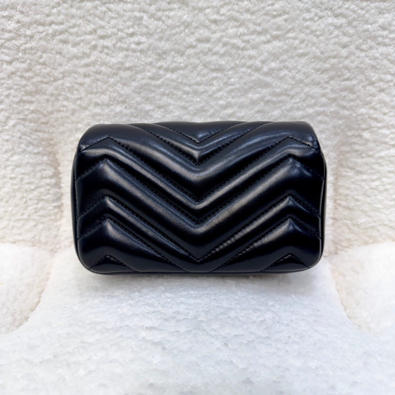 古馳Marmont小包 GUCCI 黑色羔羊皮淡金釦迷你斜背包 經典雙G鏈條包 841290-2