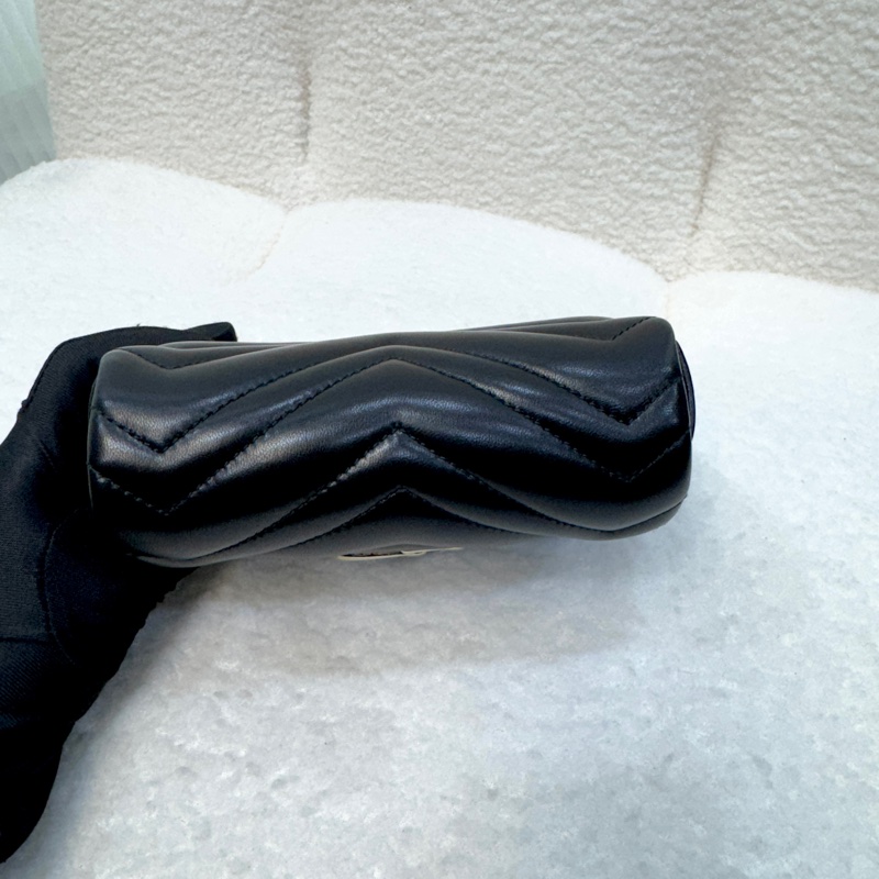 古馳Marmont小包 GUCCI 黑色羔羊皮淡金釦迷你斜背包 經典雙G鏈條包 841290-6