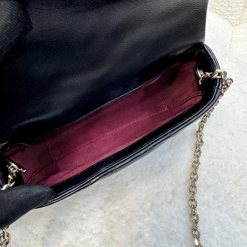 古馳Marmont小包 GUCCI 黑色羔羊皮淡金釦迷你斜背包 經典雙G鏈條包 841290-7