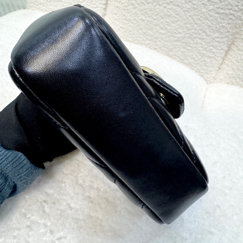 古馳Marmont小包 GUCCI 黑色羔羊皮淡金釦迷你斜背包 經典雙G鏈條包 841290-12