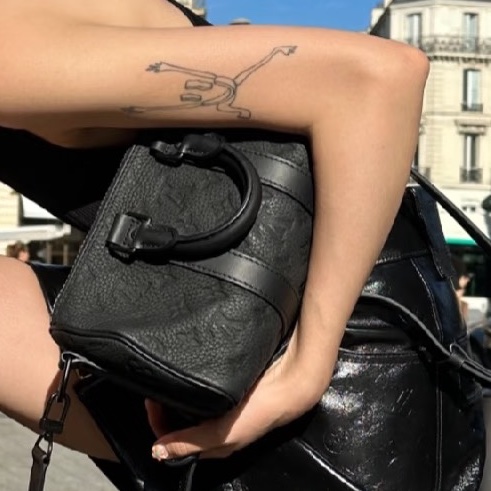 🥷Louis Vuitton 路易威登 KEEPALL25全皮黑武士手提斜挎包⚽️🎱純芯片尺寸25*14 A5462-1