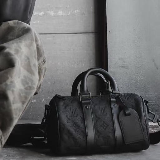 🥷Louis Vuitton 路易威登 KEEPALL25全皮黑武士手提斜挎包⚽️🎱純芯片尺寸25*14 A5462-3