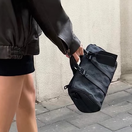 🥷Louis Vuitton 路易威登 KEEPALL25全皮黑武士手提斜挎包⚽️🎱純芯片尺寸25*14 A5462-7