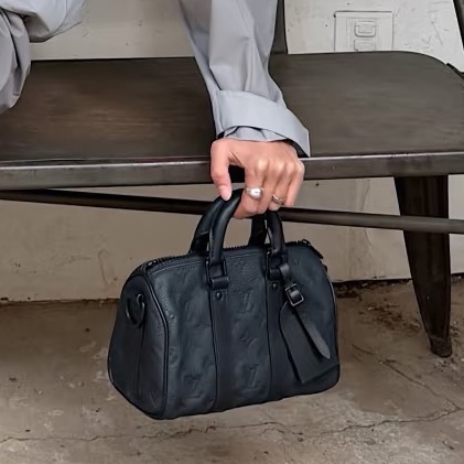 🥷Louis Vuitton 路易威登 KEEPALL25全皮黑武士手提斜挎包⚽️🎱純芯片尺寸25*14 A5462-22