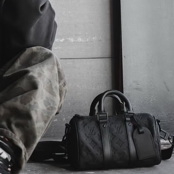 🥷Louis Vuitton 路易威登 KEEPALL25全皮黑武士手提斜挎包⚽️🎱純芯片尺寸25*14 A5462-24